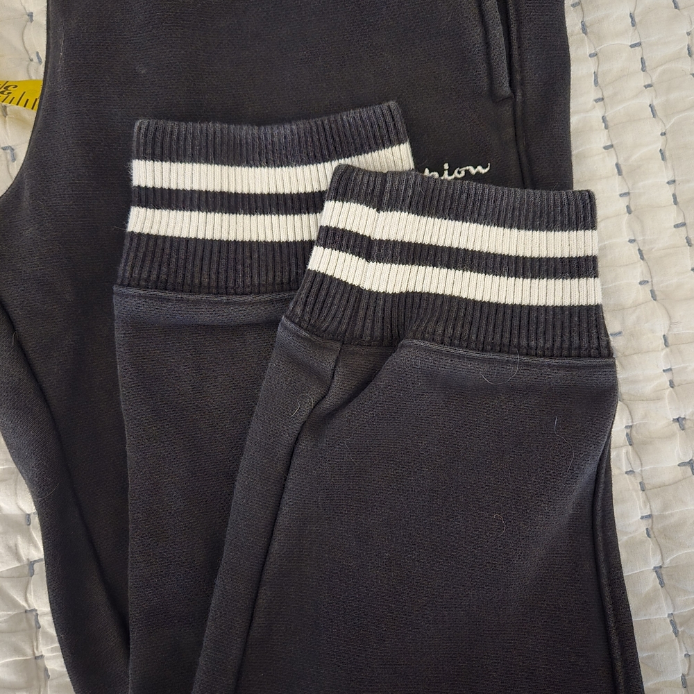 Champion Reverse Weave Joggers - Picture 7 of 9